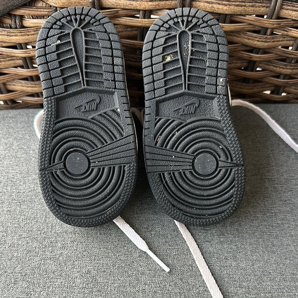 Kids' Black and White Sneakers - Picture 4 of 4